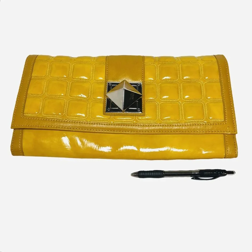 Vintage Nicole Lee Yellow Patent Faux Leather Clutch‎ Silver Turn Buckle Quilted
